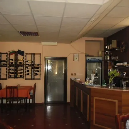 за гости - семейна ивел 3* בנסקו