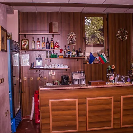 за гости - семейна ивел בנסקו