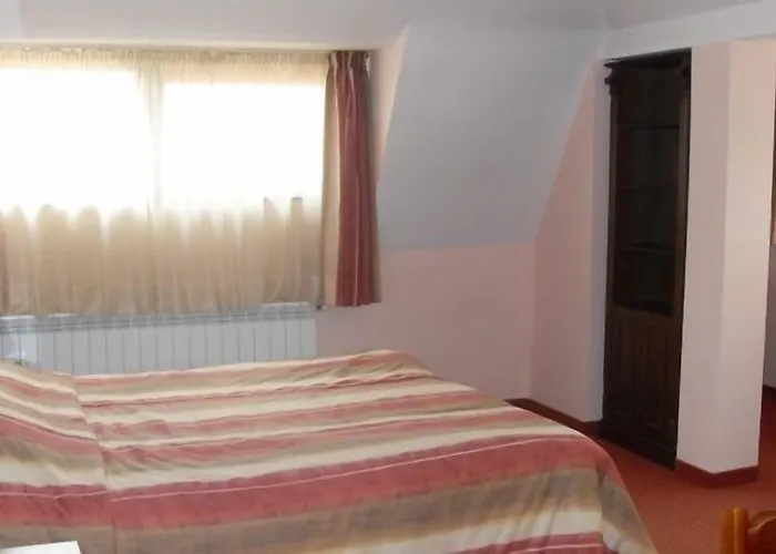 Hotel за гости - семейна ивел 3*