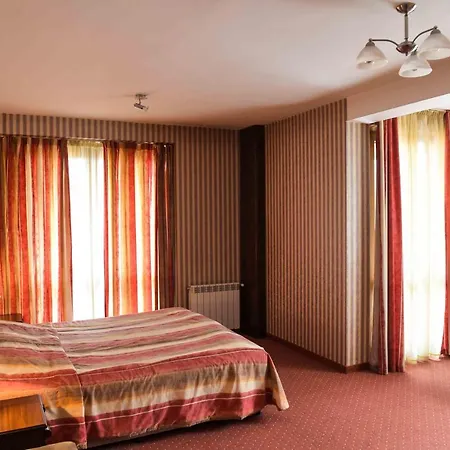 за гости - семейна ивел Otel Bansko